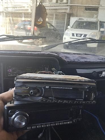 arxa manitor: Maqnitol, JVC, AUX — 5