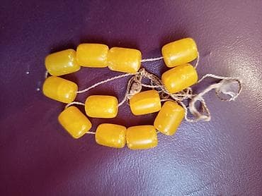 muncuqdan qolbaq: Kəhrəba rəngli iri muncuq dəsti - Material: sarı rəngli, silindrik — 4