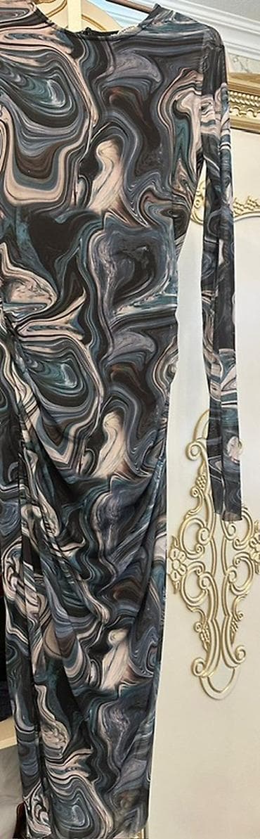 saatlar type 0: - Qadın geyimləri dəsti: 2 fərqli don 1) Uzun, dar siluetli don - Rəng — 1