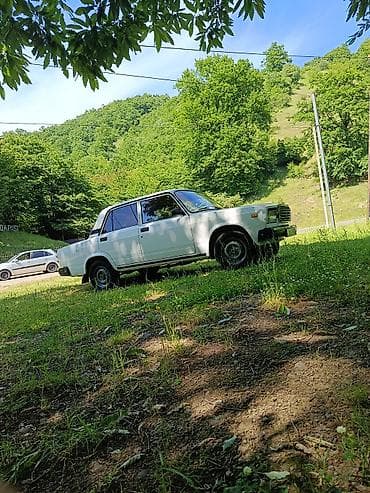 tofaş satış: VAZ 2107 sedan – ağ rəng, 4 qapı, arxaötürücü. Klassik künclü kuzov — 2
