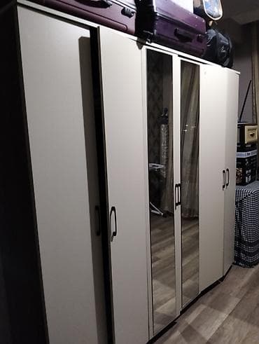 Geniş həcmli 5 qapılı paltar dolabı - Rəng: krem (açıq bej), qara — 1