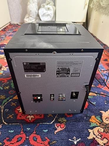 LG DM5540V mini Hi‑Fi/DVD musiqi sistemi Komplekt: - Mərkəzi blok — 3