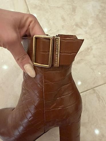 Tommy Hilfiger qadın botları - Model: FW05349 200 (qutudakı etiket) - — 2