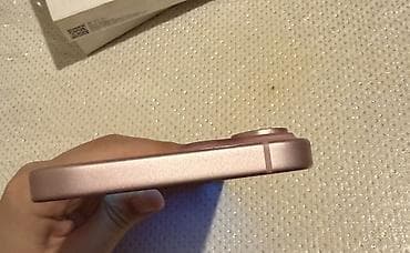 macbook retina: IPhone 15, Çəhrayı, Face ID — 8