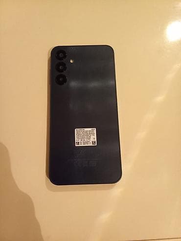 Smartfon – qara/metallik göy çərçivə, düz kənarlı dizayn. Əsas — 8