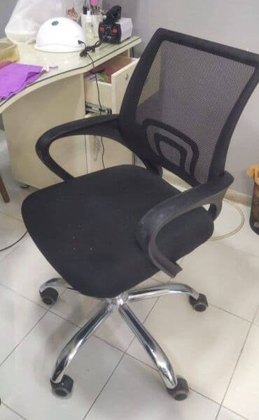 qapi işlənmiş: Salon bağlandığı üçün əşyaları təcili satılir. Az işlənib, təzədən — 6