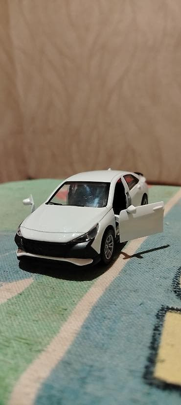 Личные вещи: Wekilde Gorduyunuz Ağ Elantra 2021-dan 2024 kimi Olan Modelidi Satiram — 3