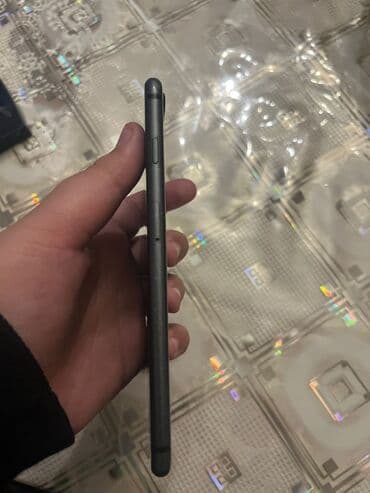 Apple iPhone: IPhone 8 Plus, 64 GB, Black Titanium, Barmaq izi — 3