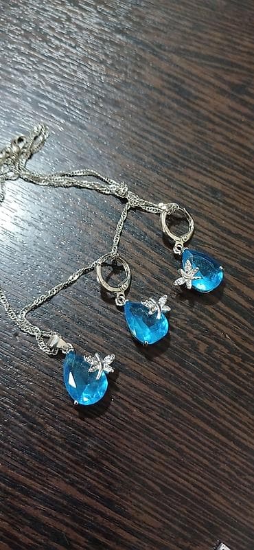 Dəstə daxildir: Sırğa, Gümüş, 585 Əyar lalafo.az -da Dəstə daxildir: Sırğa, Gümüş, 585 Əyar