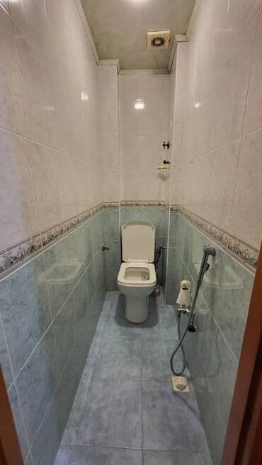 evler bineqedide: Bakı, 3 otaqlı, Köhnə tikili, m. Xalqlar Dostluğu, 80 kv. m — 15