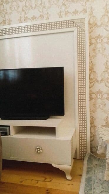 gunəş panelləri: Düz TV altlığı, Polkalı, Laminat — 5