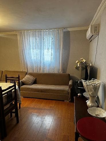 yeni emlak gence: Satılır: 2 otaqlı həyət evi Ünvan:Polad Həşimovda Məktəbin yanı,yol — 7