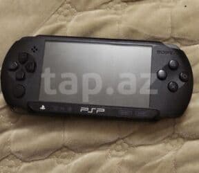 зарядка psp: Məhsul ideal vəziyyətədədir. 8GB yaddaş kartı mövcüddur. İçində — 1