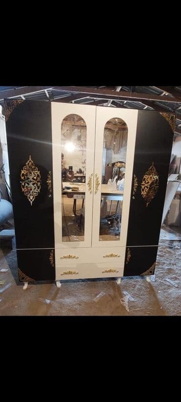 polkalı şkaf: Açılan, 3 qapılı Düz dolab, Şifonyer — 6