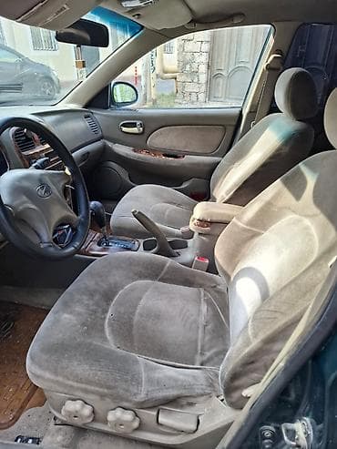 Hyundai Sonata: 2 l | 2000 il Sedan — 5