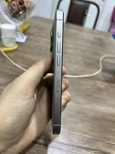 iphone 11 pro max plata: IPhone 15 Pro, 256 GB, White Titanium, Face ID — 7