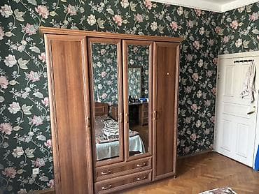 28 may: Salam.28 may metrosuna 5 dey mesafede otaq yoldaşı axdarılır.evde — 2