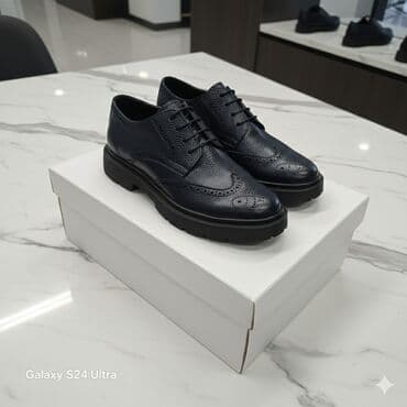 Mercedes-Benz: Kişi ayaqqabısı – klassik broq üslubunda - Material: teksturalı təbii — 1