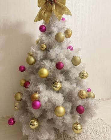 qeleme agaci: Ağ rəngdə süni yolka – zərif bəzək dəsti ilə Xüsusiyyətlər: - Rəng — 3