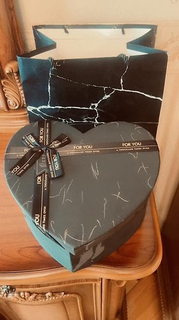 Vazalar: Hədiyyə qutusu, rəng - Qara — 1