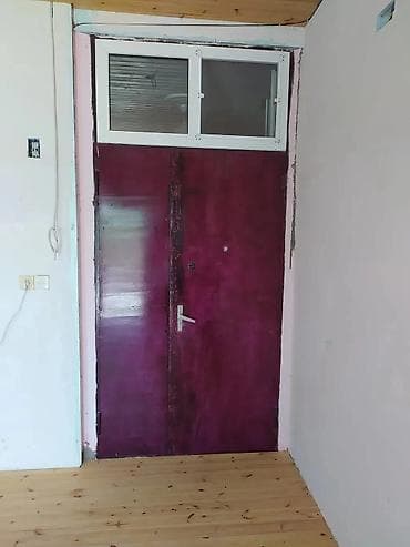 qapi: Dəmir giriş qapısı və üst transom pəncərə dəstəsi. - Material: möhkəm — 2