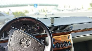 mersedes cewka: Mercedes-Benz 220: 2.2 l | 1994 il Sedan — 8