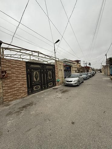 qazaxda ev: Şəhər daxili dar küçədə yerləşən həyət evi. Xüsusiyyətlər: - — 1