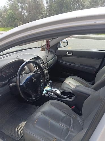 Nəqliyyat: Mitsubishi Galant: 2.4 l | 2008 il Sedan — 4
