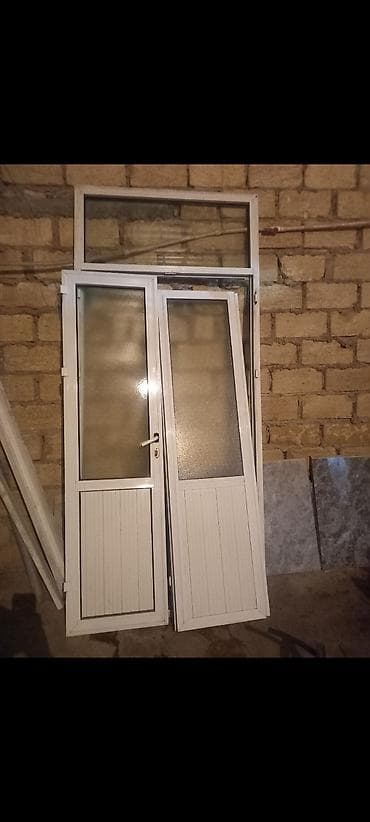 şuşe qapi: PVC giriş qapısı dəsti - Material: ağ PVC profil - Komplekt: iki — 1