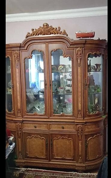 divar skaflari: Yeni klassik vitrin / servant satılır Səliqəli və baxımlı — 1