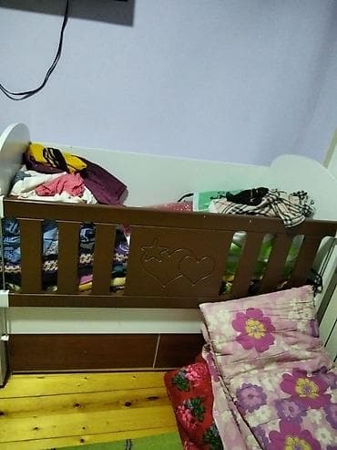 Beşiklər: Oğlan və qız üçün, İşlənmiş, Çarpayı, Bazasız, Matras ilə, Siyirməsiz — 1