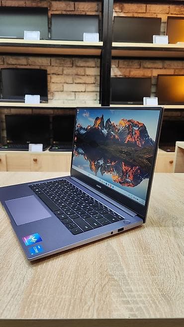 mini notebook computer: 🔥 HONOR Noutbuk – Sürət, Keyfiyyət və Etibarlılıq! 🔥 💻 Model: HONOR — 3