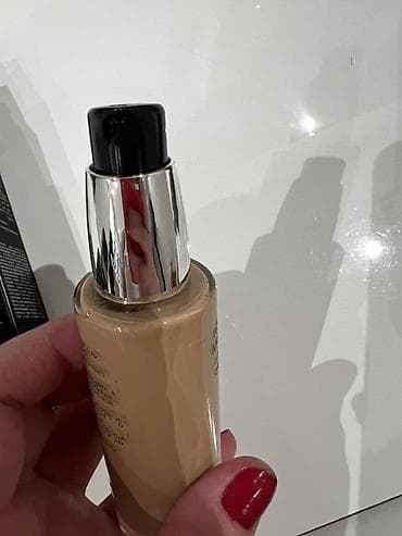KIKO Milano Insta Moisture Foundation – 8N ton İstanbul İstinye Park — 2