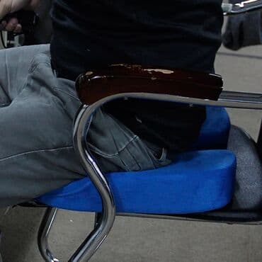 вкладыши в автокресло: Ortopedik doşek köpük kreslo oturacaq yastığı Maşinda evde işde — 3