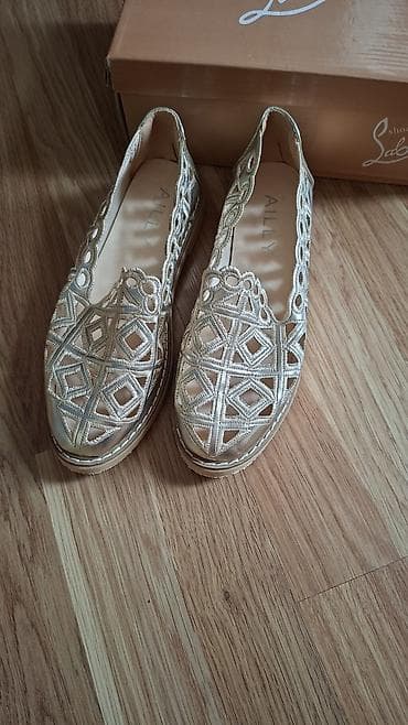 parca mokasinlər: Qızılı rəngli qadın loaferləri - Model: AILLY brend yazısı ilə içlik — 2