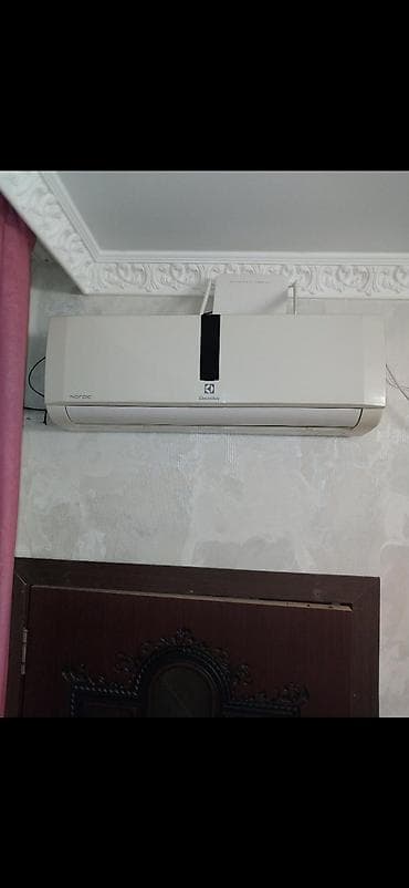 ikinci el soyuducular: Electrolux kondisioner 400 azn. İşlekdir. 45 kvadratliqdir. Unvan — 1