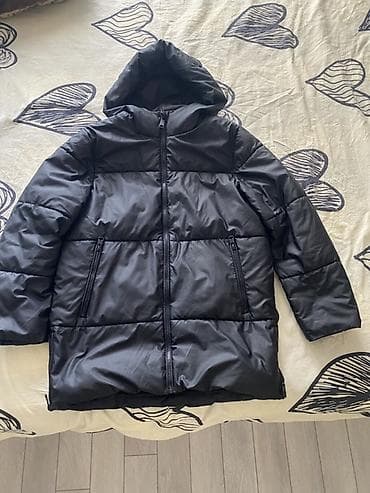 ust geyimler: Qara rəngli qalın qadın kurtkası - Model: kapüşonlu, uzun kəsim - Ön — 1