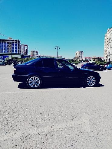 BMW sedan – idman üslublu tüninqlə - Korpus: qara rəngli 4 qapılı — 9