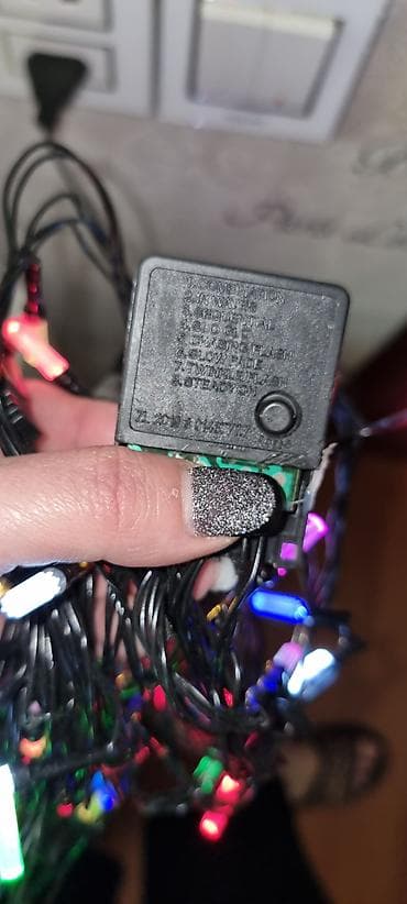 kişi koftası: Rəngli LED işıqlandırma qirlyandı - Enerji mənbəyi: 220V şəbəkəyə — 2