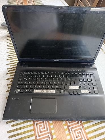 8 RAM, yaddas 500
A 717 Noutbuk islek veziyyetdedir — 3