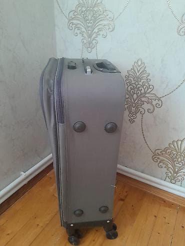 Böyük ölçülü yumşaq korpuslu səyahət çamadanı - Rəng: Boz - Material