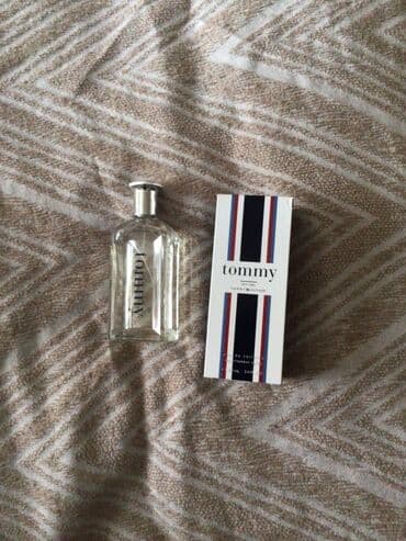 Tommy Hilfiger-dən olan bu 100 ml-lik ətir zərif və təravətli ətirlə