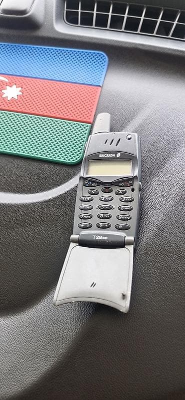 xarici hard disk: Ericsson T28sc mobil telefon - İkonik “pop-up” qapaqlı dizayn, yüngül — 3