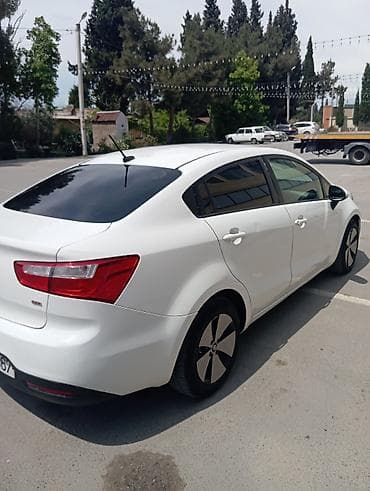 dt 75 traktor satisi: Kia Rio: 1.6 l | 2015 il Sedan — 5