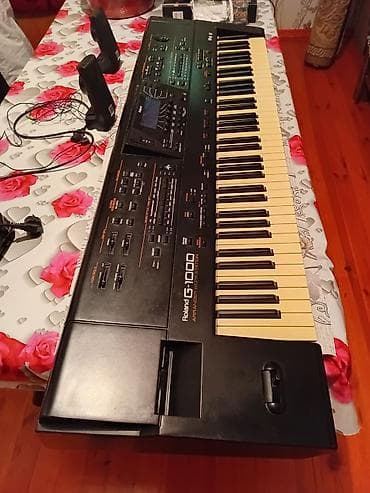 qızıl qol saatı: Sintezator, Roland — 2