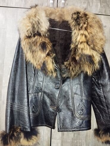 женские кожаные косухи: Təmiz deriden qadın üçün gödəkcə.mexi tökülmür temiz originaldır. 38 — 1