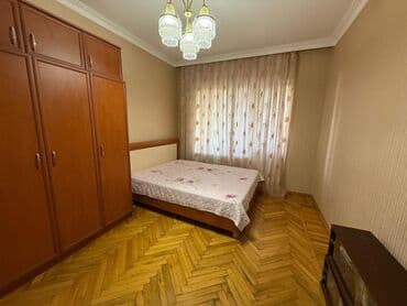 şəkidə ev: 4 otaqlı mənzil kirayə verilir orta blok orta mərtəbədə — 10