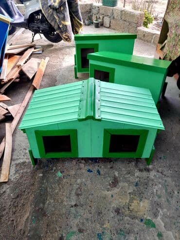 demir qapi seyf: İki yuvalə hər biri iki pişik üçün geniş yuvadır. ölçü 70 /45 . Su — 4