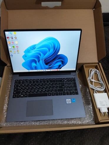 Huawei MateBook noutbuk 16 yaddaş 512 i5 - Ekran: nazik çərçivəli