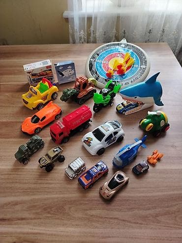 barbie sekilleri: Uşaq üçün müxtəlif oyuncaqlar. Hamisi birlikda satilir, 10azn. Unvan — 2